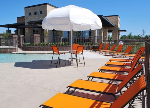 98 Apartments Poolside Seating