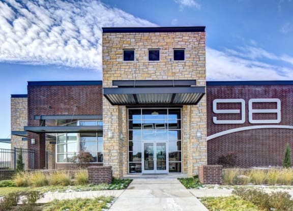 98 Apartments Office