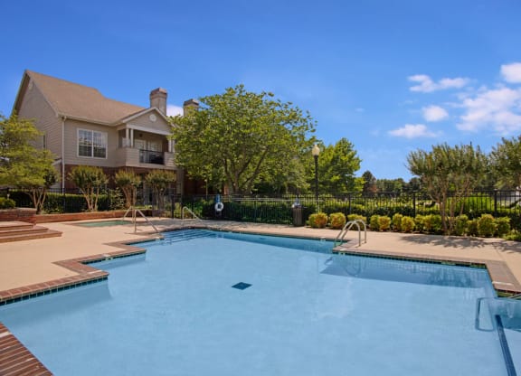 Lincoln Villas on Memorial Outdoor Pool
