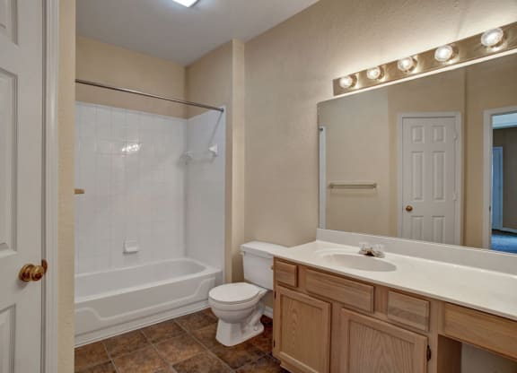 Lincoln Villas on Memorial Bathroom