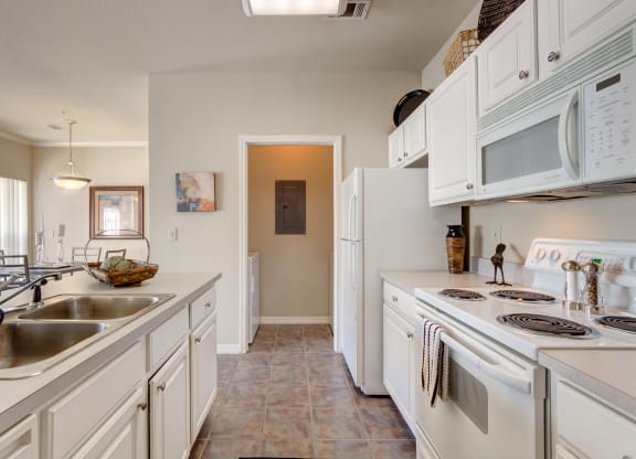 Lincoln Villas on Memorial Kitchen