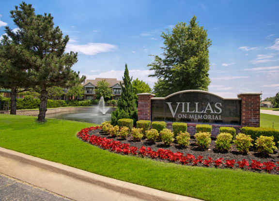 Lincoln Villas on Memorial Sign