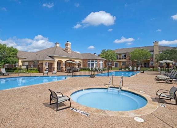 Quail Landing Hot Tub