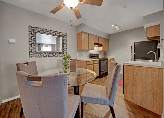 Summit Pointe Dining Room