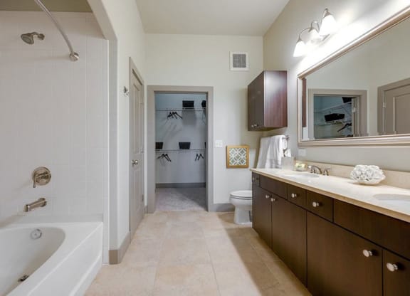 Cityplace Heights Bathroom Apartments near DFW