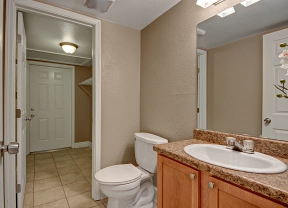 Las Colinas Bathroom Apartments for rent in Midland, TX