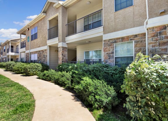 Mission Green Exterior Midland Odessa Texas Apartment
