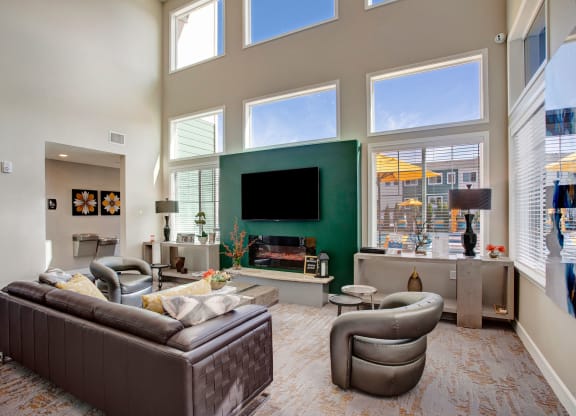 600 riverside resident lounge Apartments in Wenatchee, WA