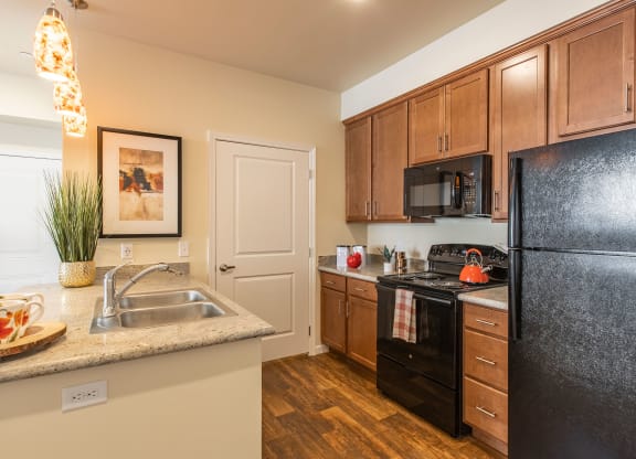 600 Riverside kitchen
