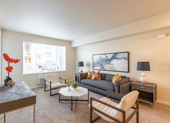 600 riverside living room Apartments in Wenatchee, WA