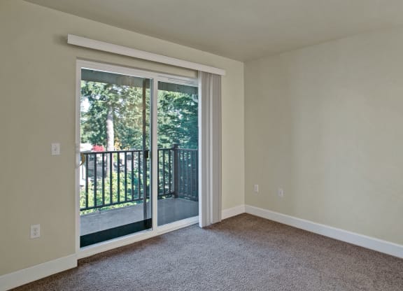 Forest Hills Estates Balcony Apartments in Shoreline, WA