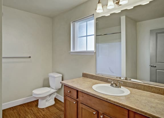 Forest Hills Estates Bathroom Apartments in Shoreline, WA