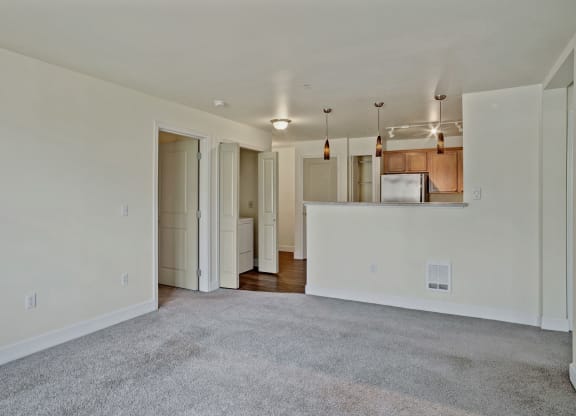 Forest Hills Estates Living Room Apartments in Shoreline, WA