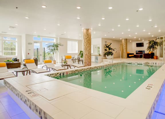 Heritage Hill Indoor Pool Apartments in Renton, WA