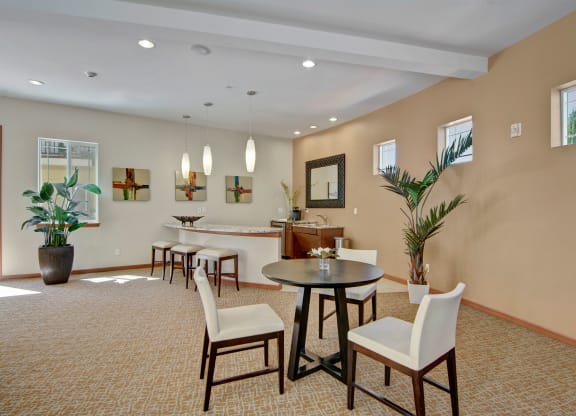 Ondine resident lounge Apartments in Kirkland, WA
