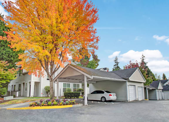 Portsmith Garages Apartments in Everett, WA