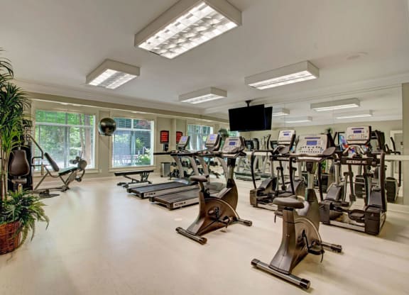 Portsmith Fitness Center Apartments in Everett, WA