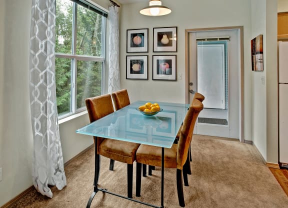 Portsmith Dining Room Apartments in Everett, WA