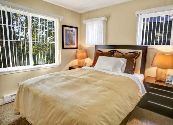 Regency Woods Bedroom Apartments in Renton, WA