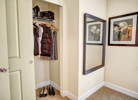 Regency Woods Bedroom Apartments in Renton, WA