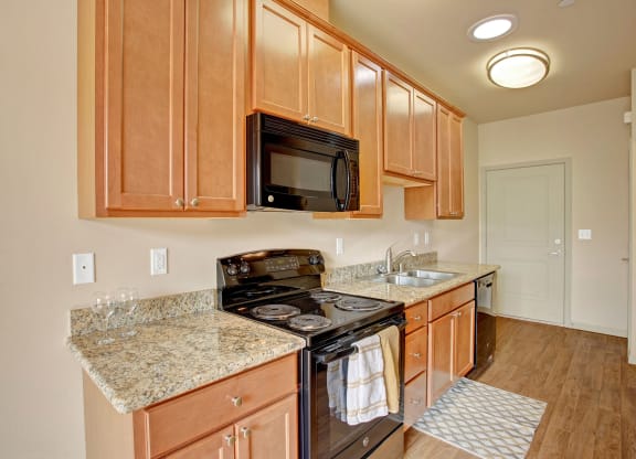 Riverside 9 Kitchen Apartments in Wenatchee, WA