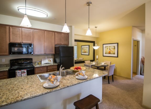 Riverside 9 Kitchen Apartments in Wenatchee, WA