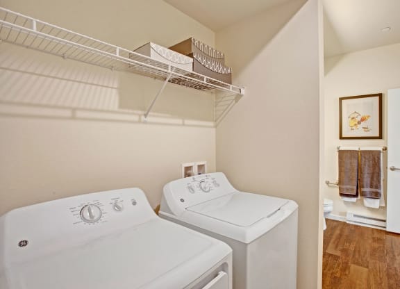 Solara Laundry Apartments in Moses Lake, WA