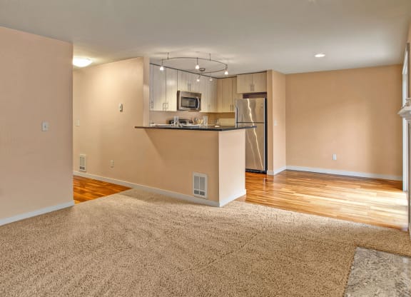 Vermont Living Room Apartments in Kenmore