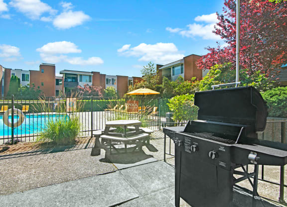 Watercrest Pool Apartments in Lake Forest Park, WA