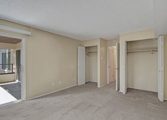 Watercrest Bedroom Apartments in Lake Forest Park, WA