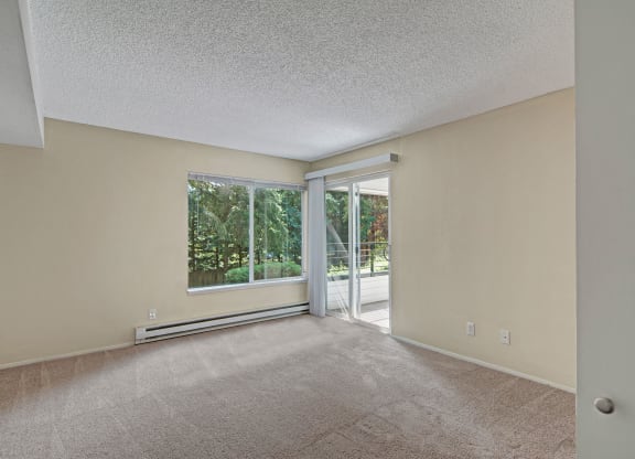 Watercrest Bedroom Apartments in Lake Forest Park, WA