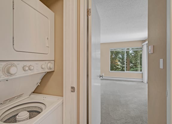 Watercrest Laundry Apartments in Lake Forest Park, WA