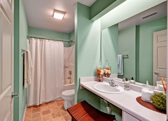 River's Cove bathroom