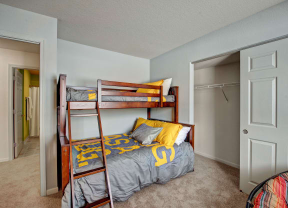 River's Cove bedroom