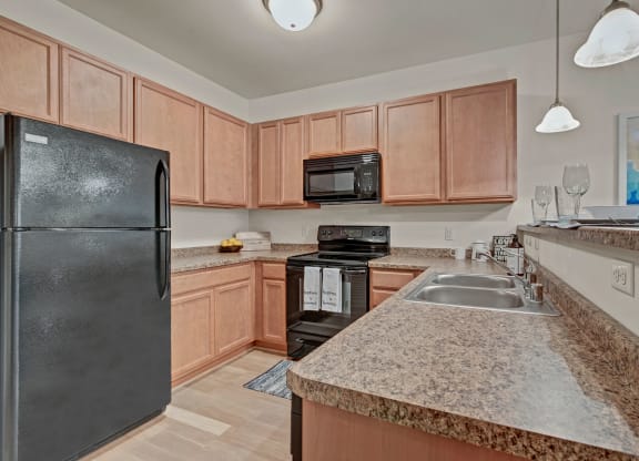 Swan Creek Kitchen main view Apartments in Fitchburg, Wisconsin
