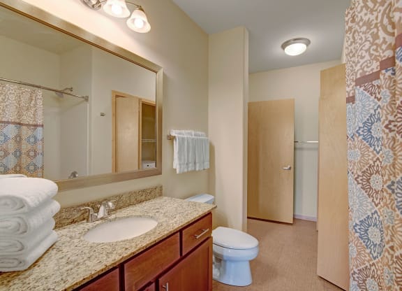Van Buren Place Bathroom