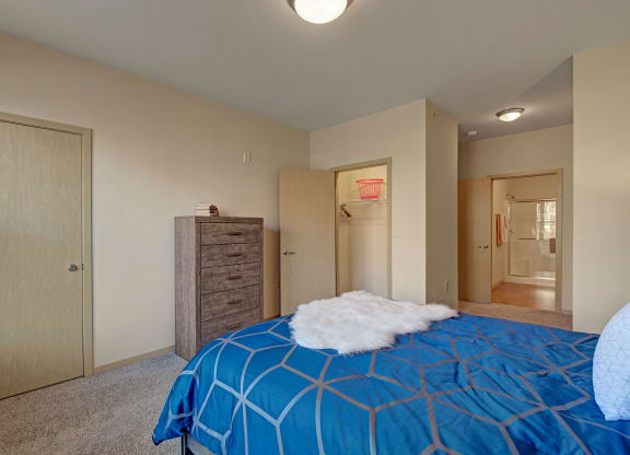 Unit Bedroom at The Vue at Pinnacle Peak Apartment Homes