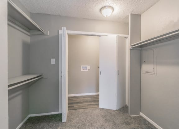 Walk in closet