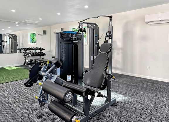 the gym at Station 121 apartments