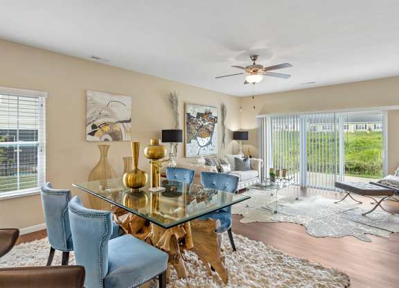 Large dining room in open-concept rental homes in Florence, KY