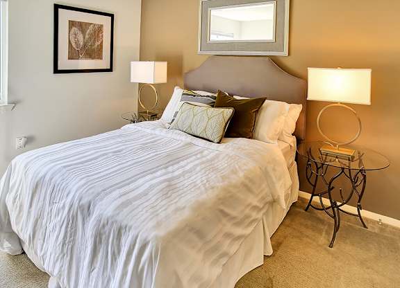 Spacious Bedroom With Comfortable Bed at The Crest at Princeton Meadows, New Jersey