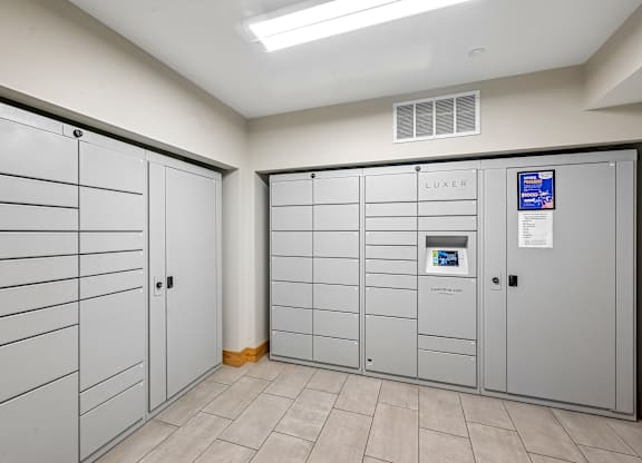 A row of lockers with a sign that says "LUXER".