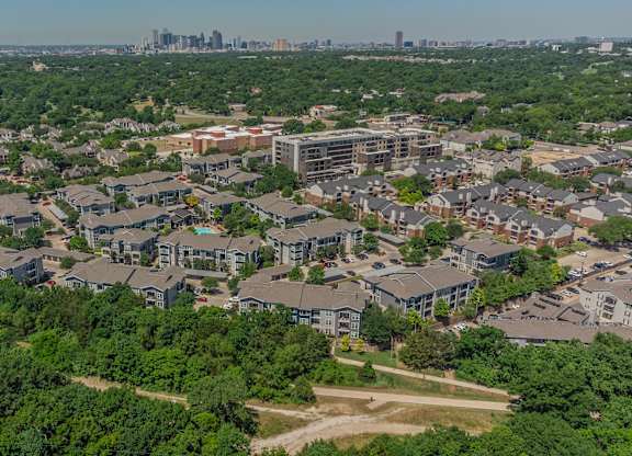 lease apartments in East Dallas, TX