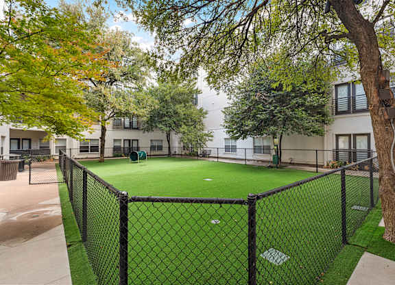 rent apartment in East Dallas