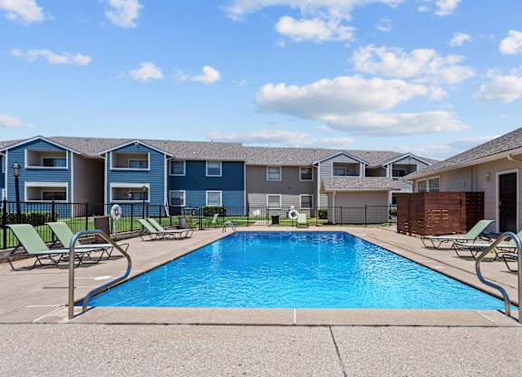 the enclave at homecoming terra vista swimming pool