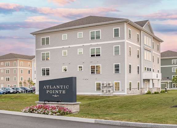 Building Exterior at Atlantic Pointe, Brunswick Maine