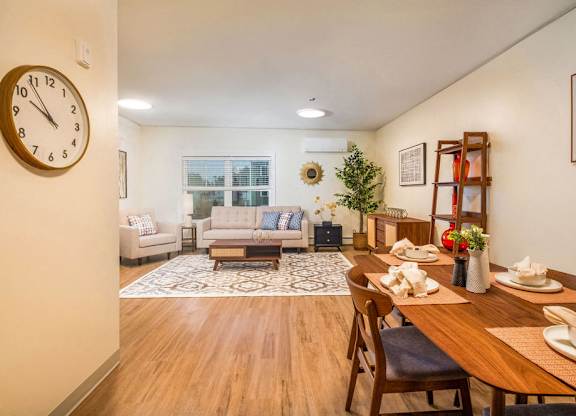Dining Area at Atlantic Pointe, Brunswick 