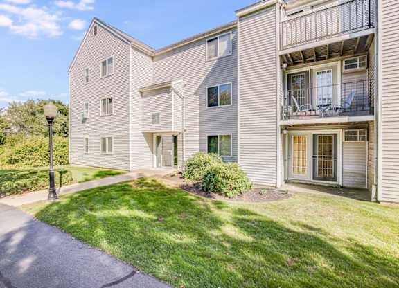 Outdoor Green Space at The Meadows, Chelmsford, Massachusetts