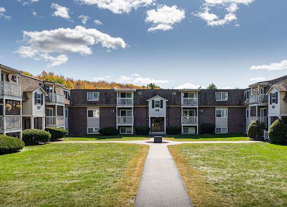 Property Exterior at Ashford Crossing, Massachusetts