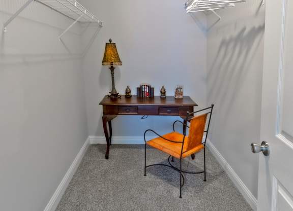 walk in closet at Lullwater at Calumet, Newnan